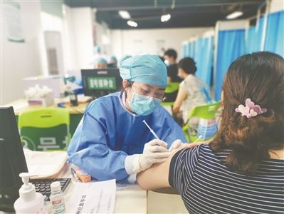 广州海珠区最大新冠疫苗接种点投入使用设计最高接待接种量5000人次